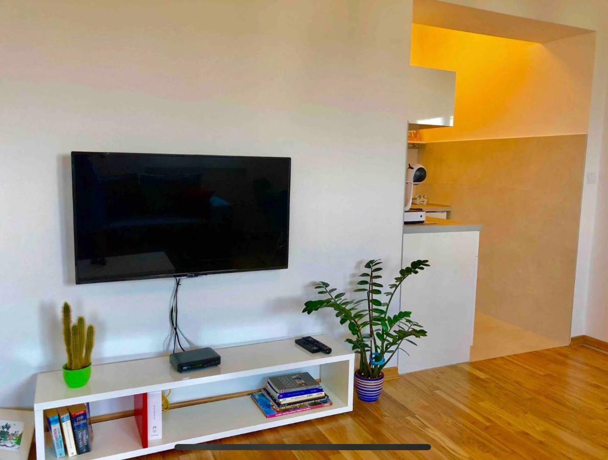 Appartamento Uptown Mili Belgrado Esterno foto